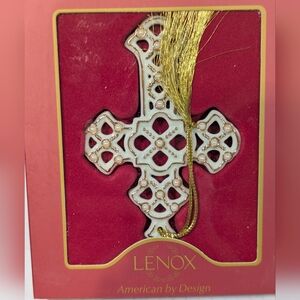 Lenox Florentine & Pearl Cross Ornament 4 1/4"
